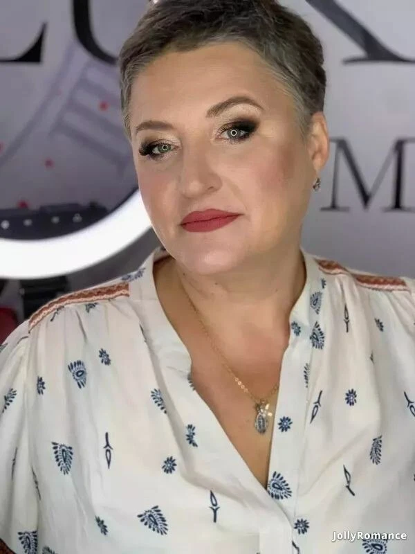 Yana Profile image 2