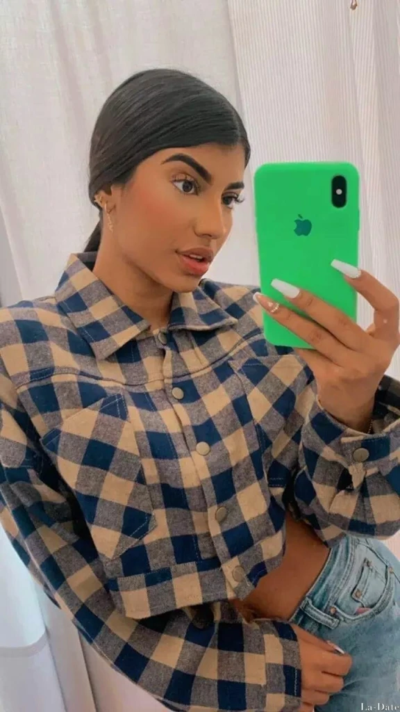 Elizabeth Profile image 1