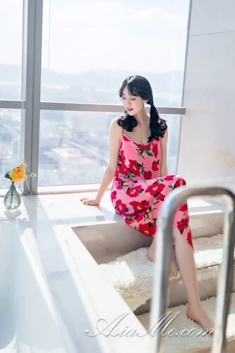 Eline Profile image 1