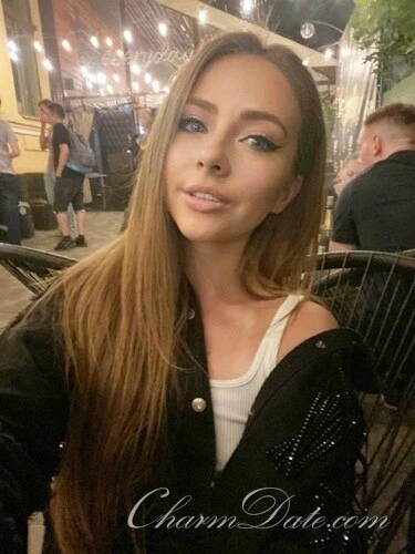 Larisa Profile image 2