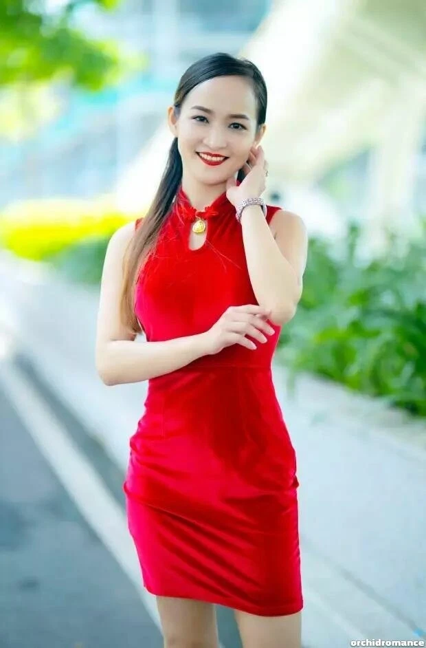 Thuy Profile image 6