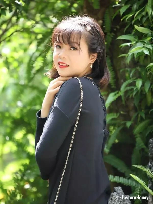 Bess Profile image 2