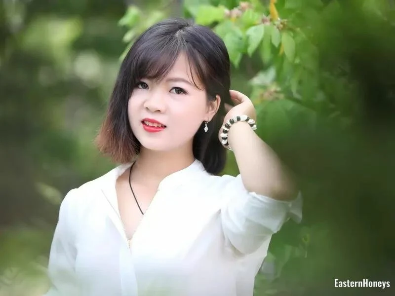 Bess Profile image 4