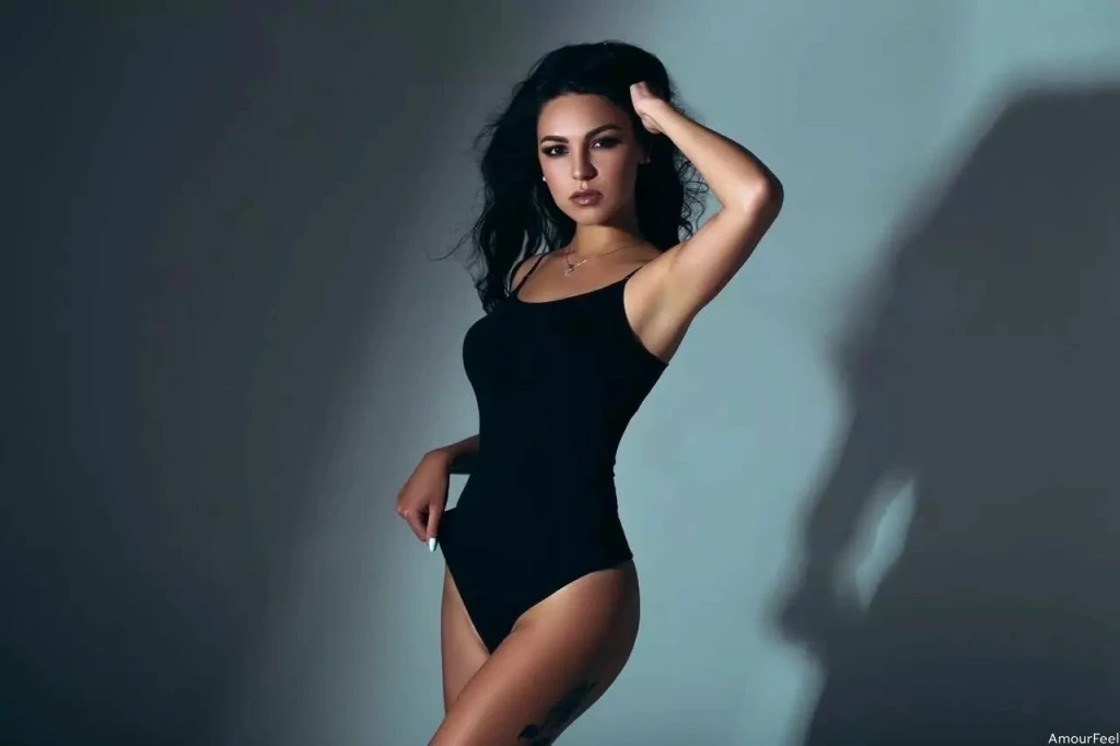 Victoria Profile image 4