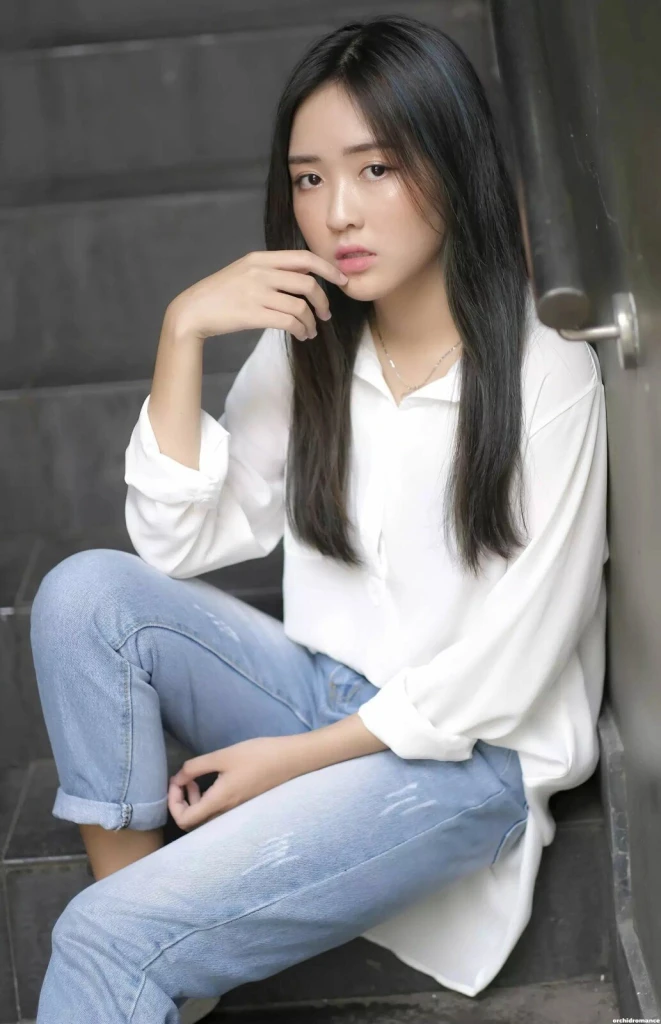 Diana Profile image 2