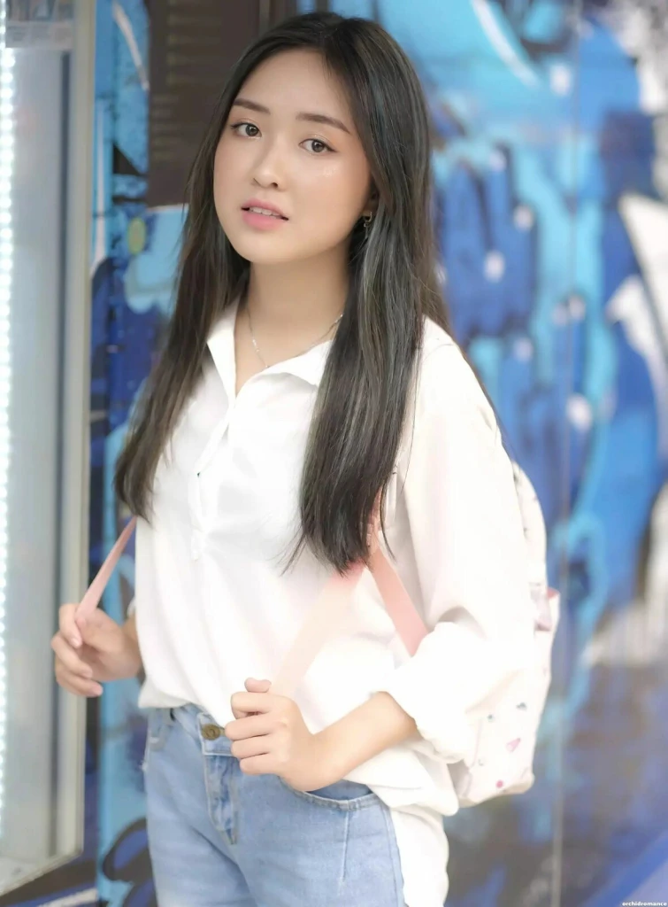 Diana Profile image 5