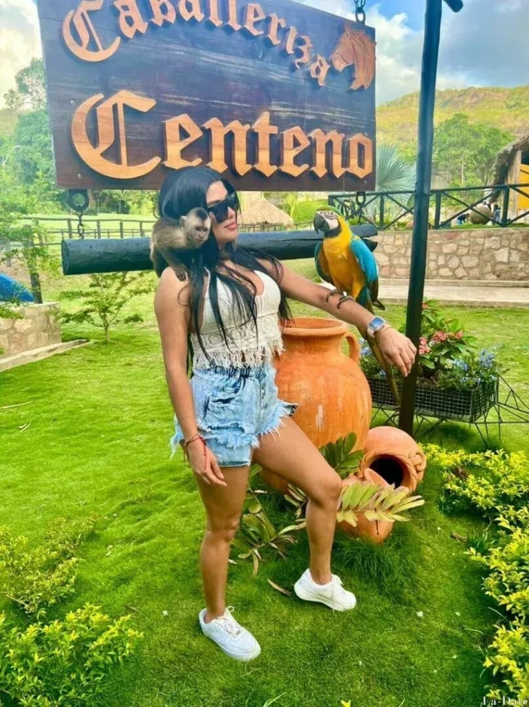 Elena Profile image 2