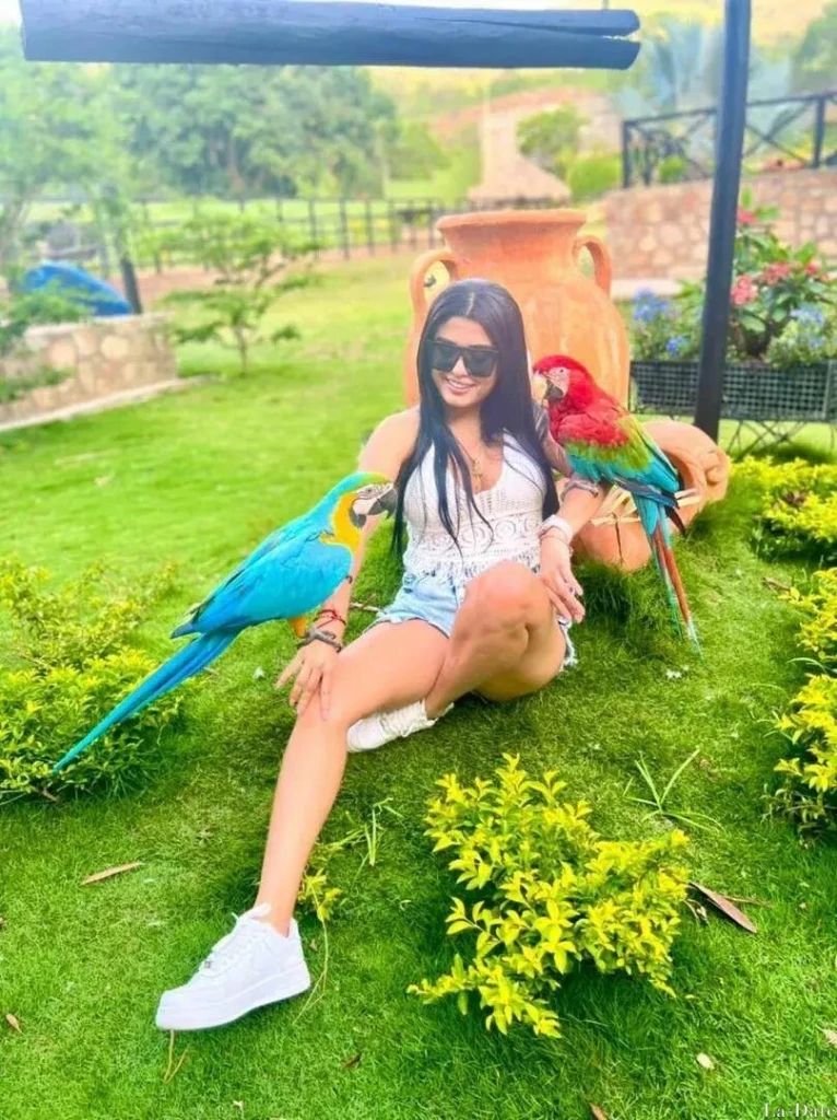 Elena Profile image 4