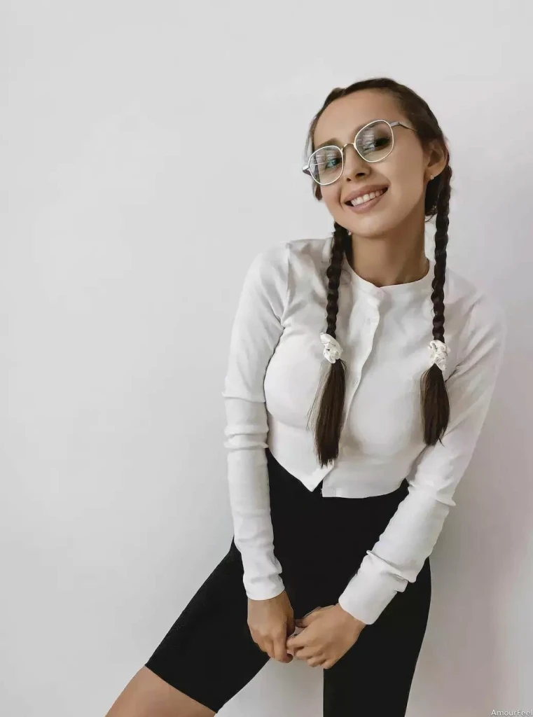 Yuliia Profile image 4