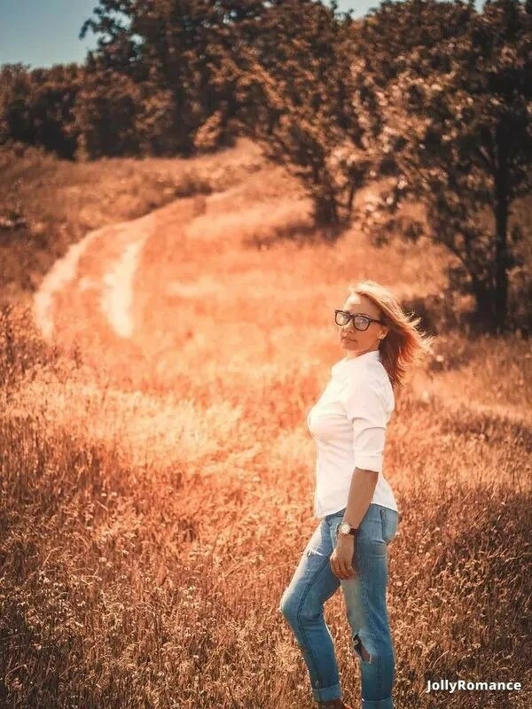 Karina Profile image 2