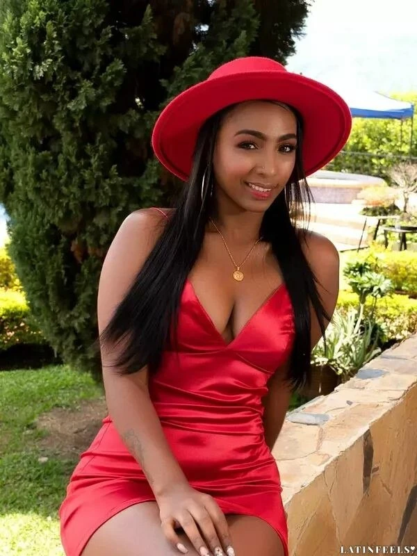 Valeria Profile image 2