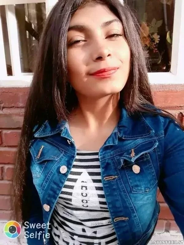 Danna Profile image 2