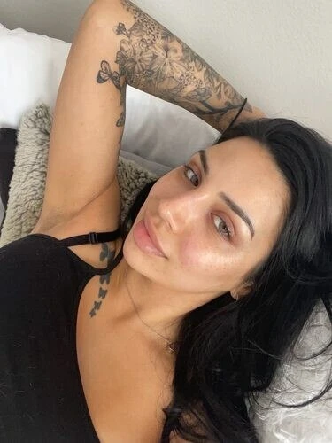 Lexi Profile image 1