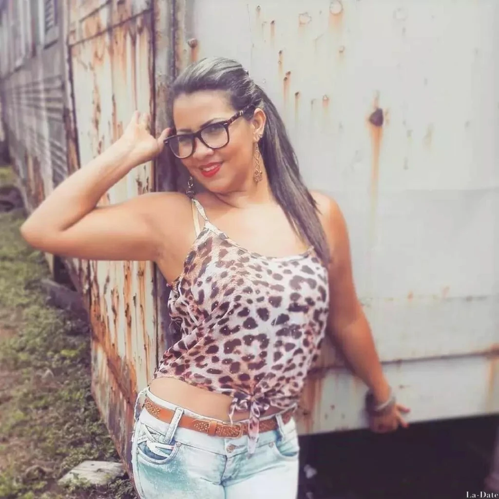 Laura Profile image 2