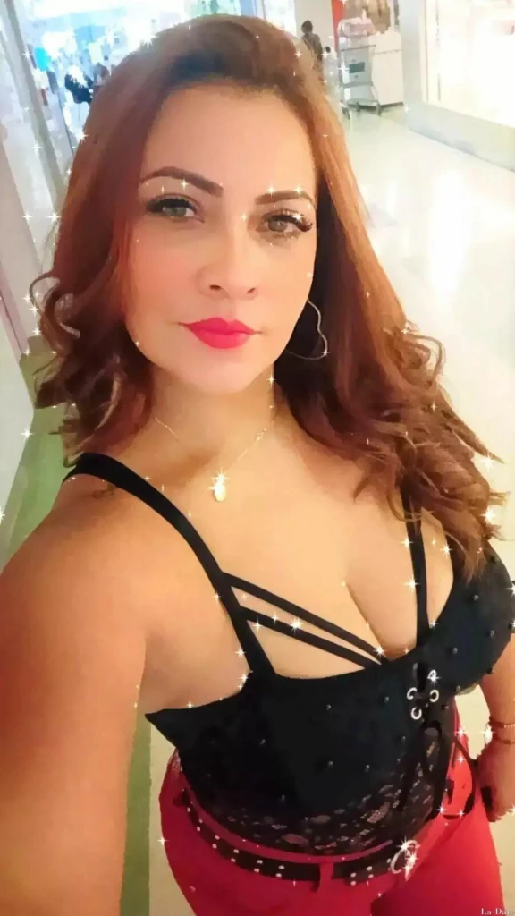 Laura Profile image 4