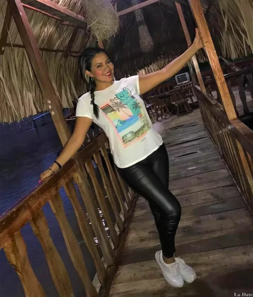 Laura Profile image 1