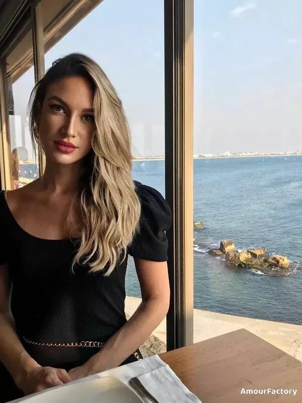 Victoria Profile image 4