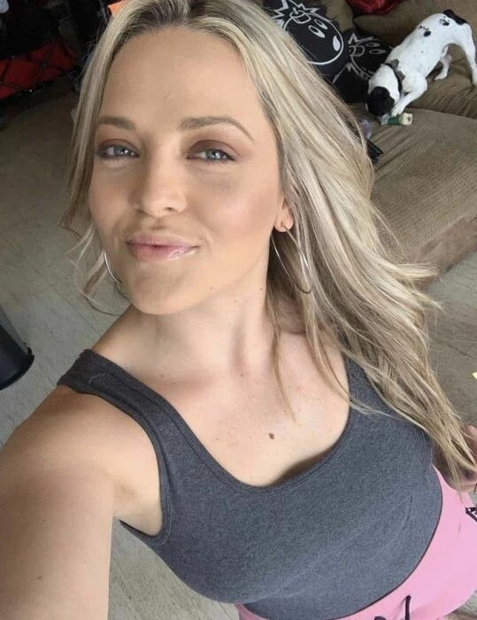 bellax22 Profile image 4