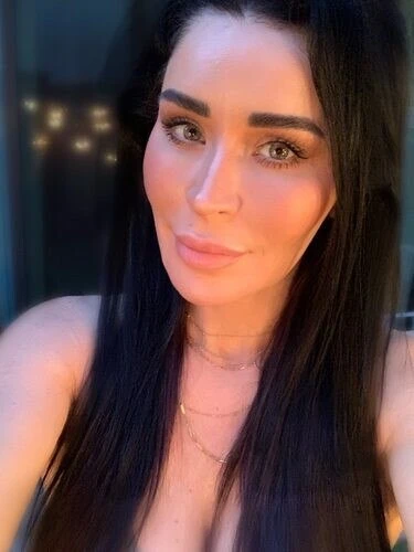 ArtisticModel Profile image 2