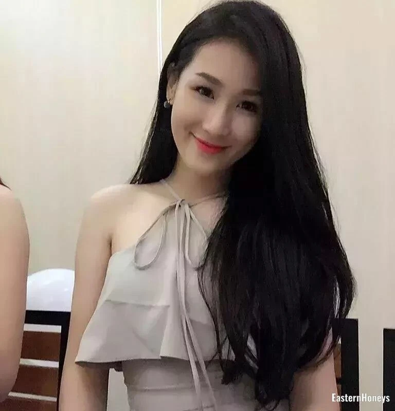 Lili Profile image 2