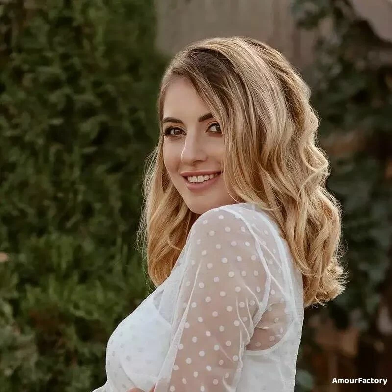 Olesia Profile image 4