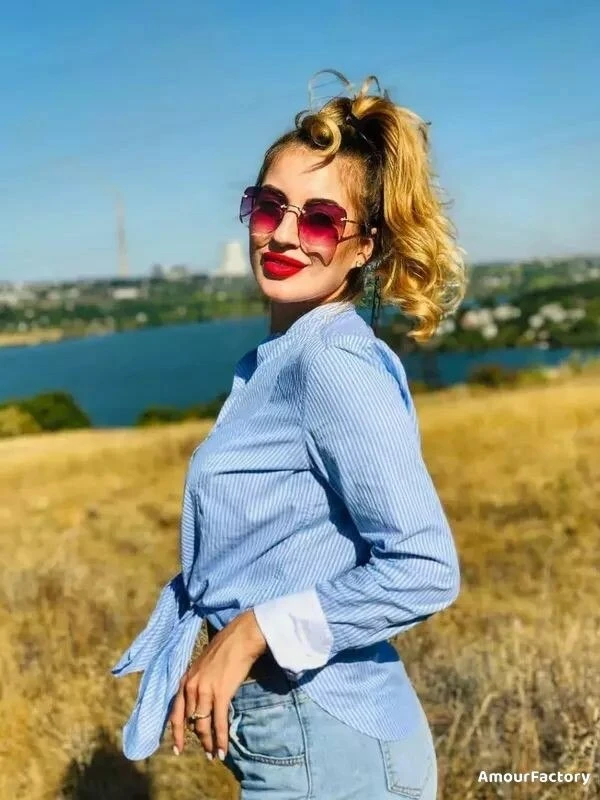 Olesia Profile image 5