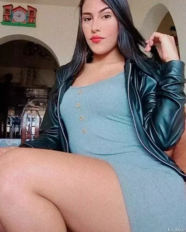 Manuela Profile image 3