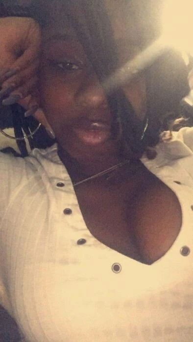 Shelliz Profile image 2