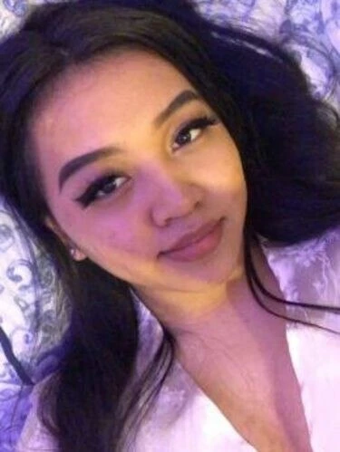 PrettybytheSea Profile image 2