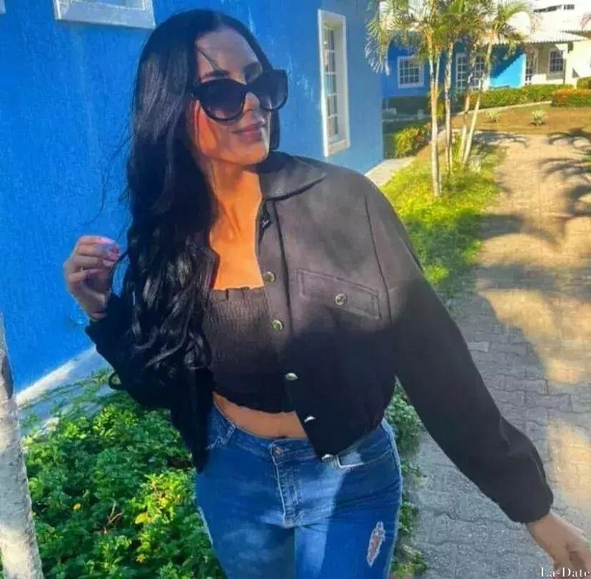 Yenny Profile image 6