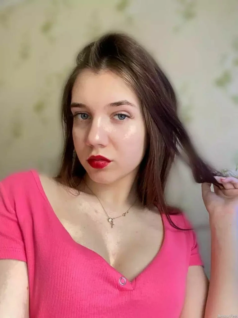 Elizabeth Profile image 2