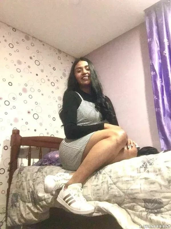 Gloria Profile image 5