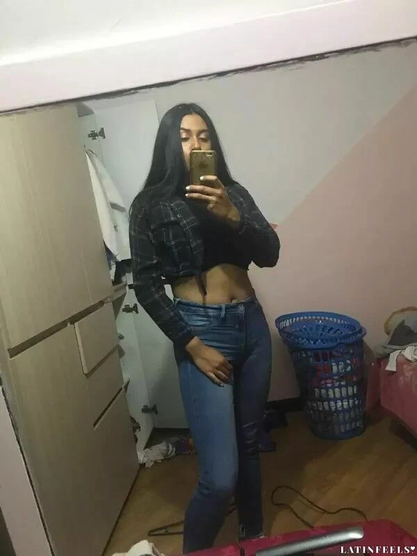 Gloria Profile image 1