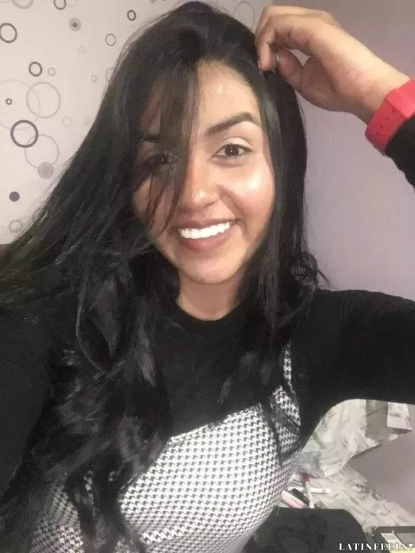 Gloria Profile image 4