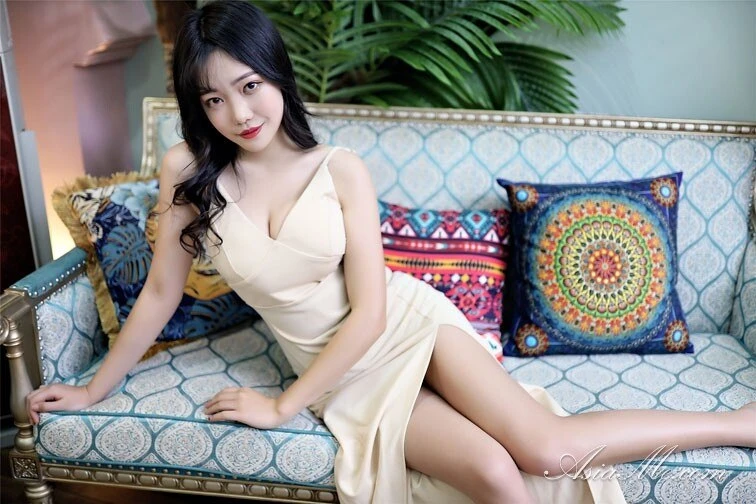 Sharon Profile image 1