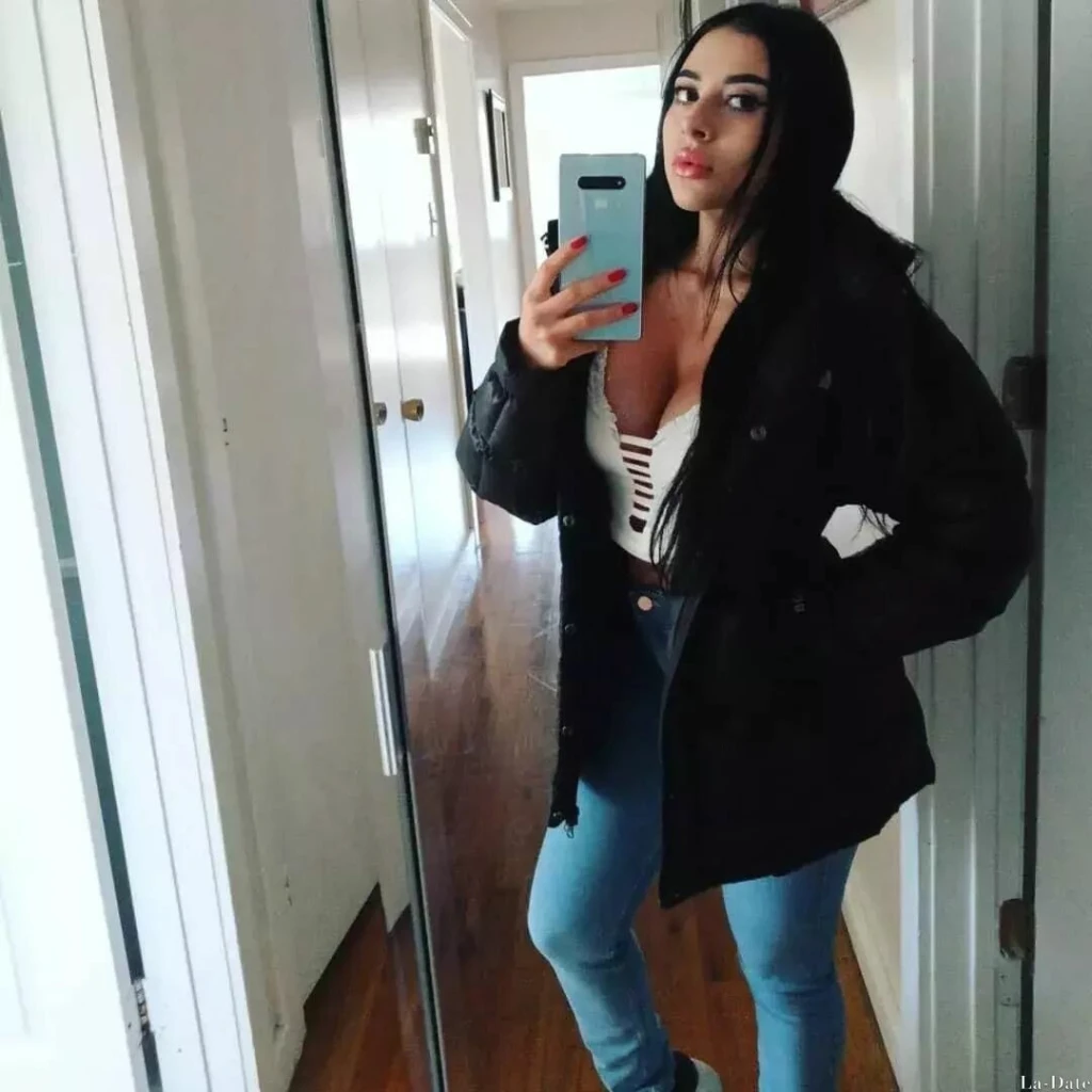 Maria Profile image 2