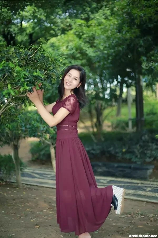 Alice Profile image 1