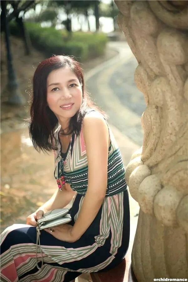 Alice Profile image 6