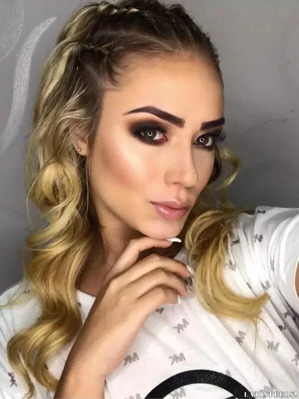 Mariana Profile image 2