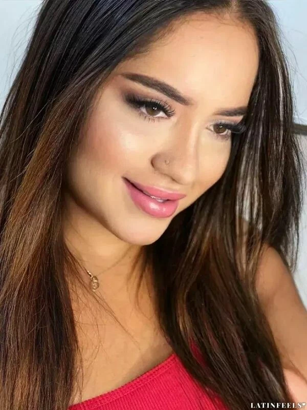 Laura Profile image 5