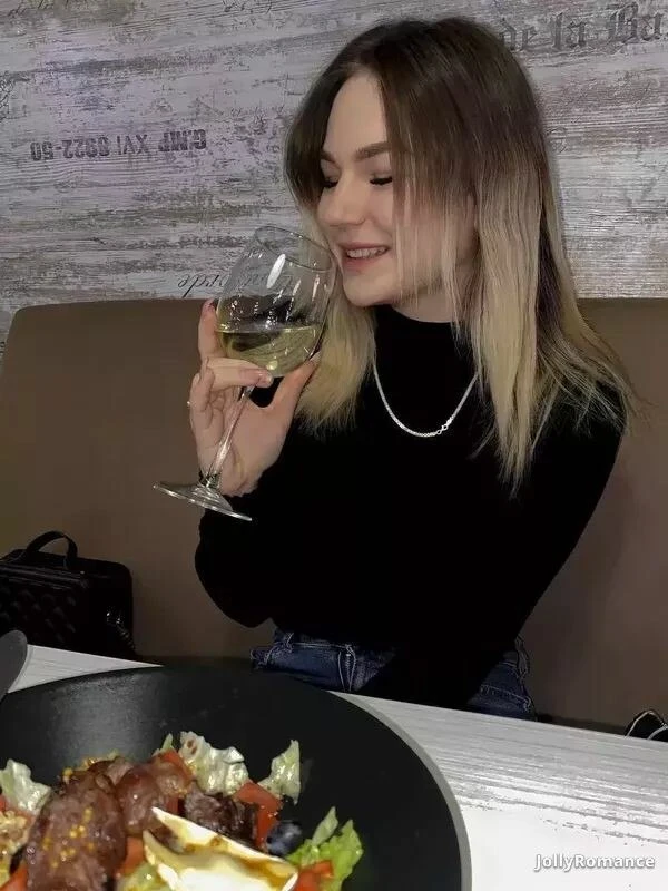 Anna Profile image 3