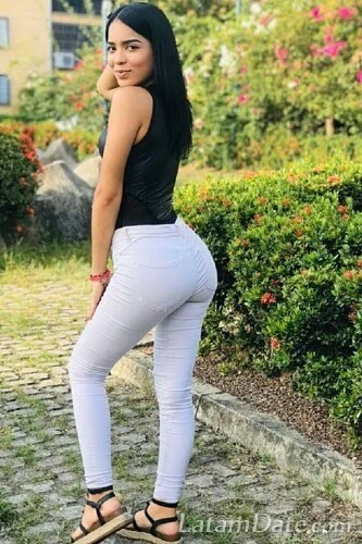 Yenny Profile image 1