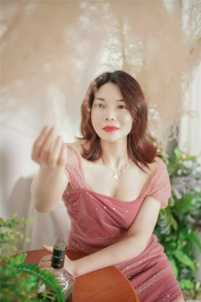 Liping Profile image 5