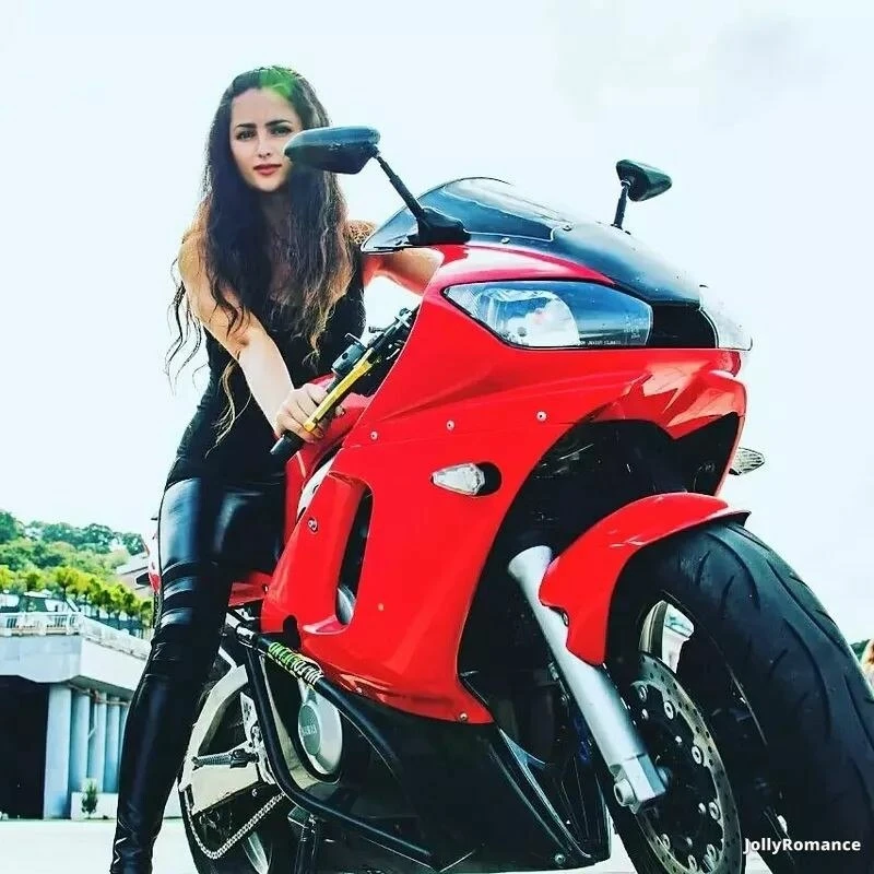 Oleksandra Profile image 4