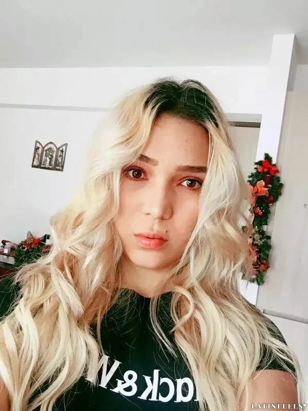 Juliana Profile image 2