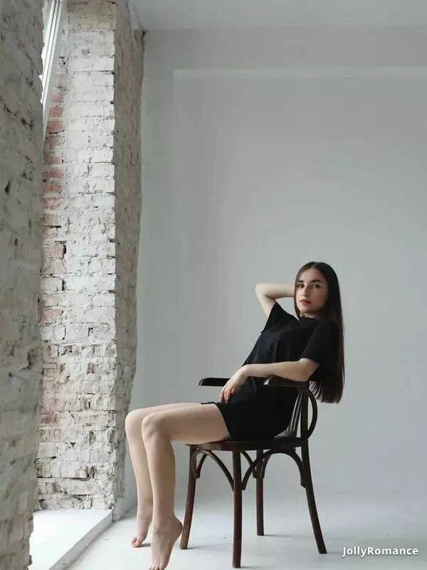 Julia Profile image 1