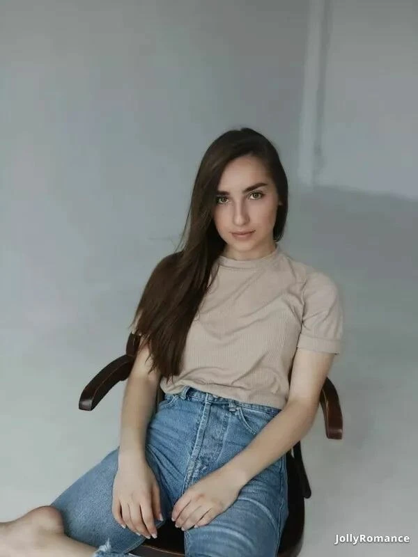 Julia Profile image 4