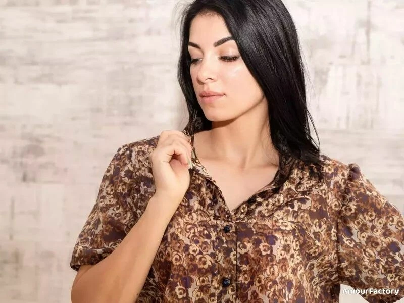 Elena Profile image 3