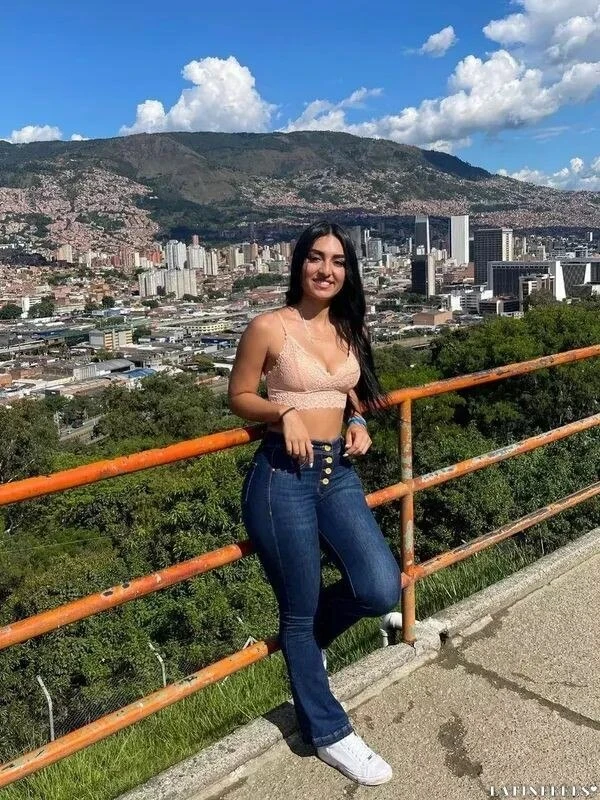 Juliana Profile image 1