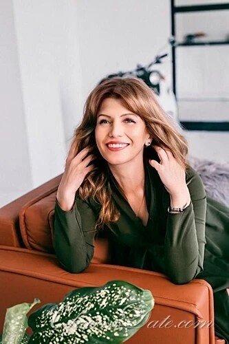 Oksana Profile image 4